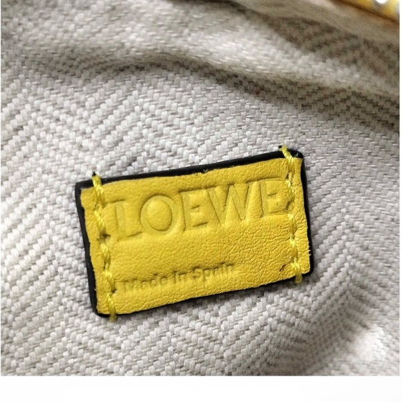 LOEWE CALFSKIN NANO PUZZLE SHOULDER BAG - Picture 7 of 11